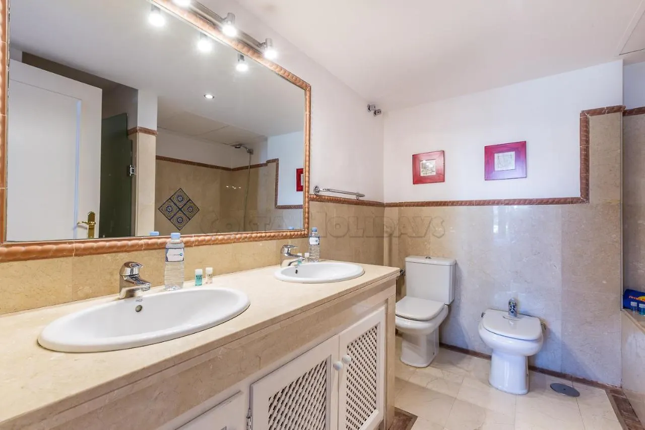 La Perla 1501 Apartment Casares